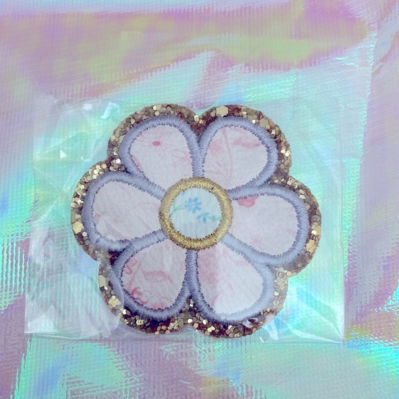 Stoney Clover Lane | Accessories | Nwt Scl Floral Glitter Daisy Patch ...